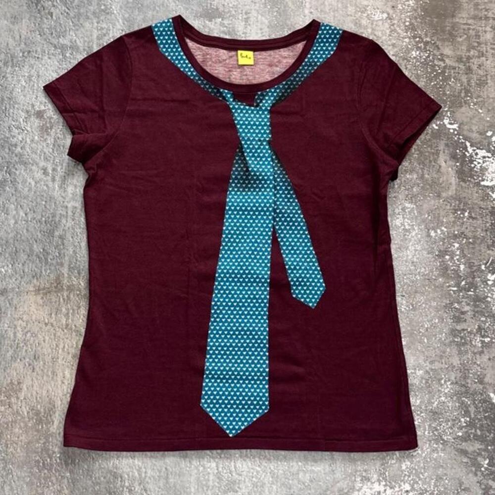 Y2K Paul Smith Burgundy & Blue Printed T Shirt! Size Small.